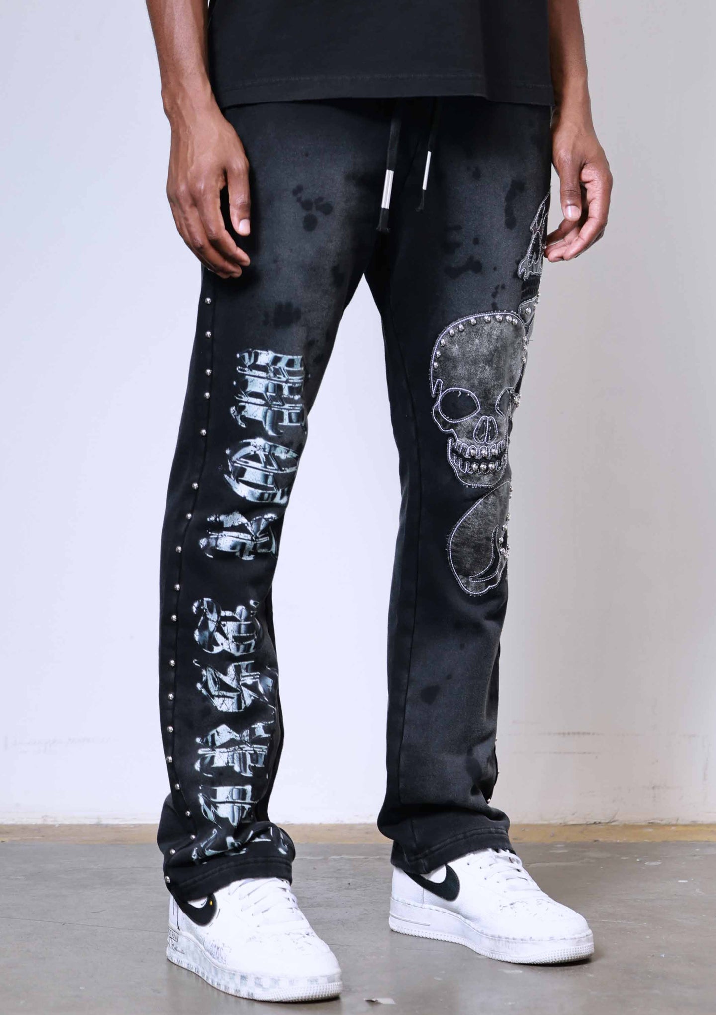 First Row Wake Up And Be Fierce Applique Stacked Sweat Pant Black