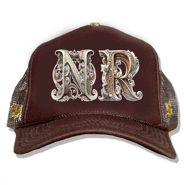 November reine (brown ornate nr hat)