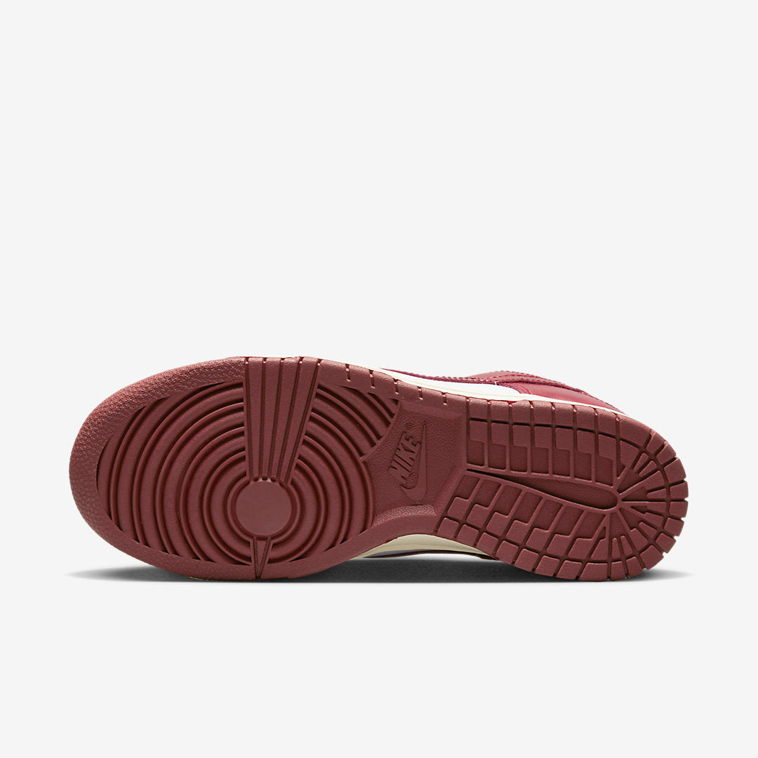 Nike Wmns Dunk Low Premium 'Vintage Red 2023