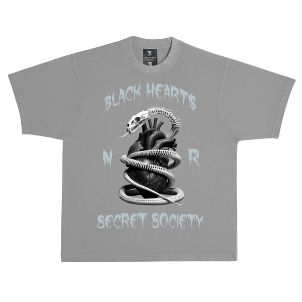 November reine (Grey "black heart secret society t-shirt)