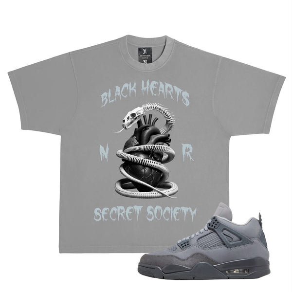 November reine (Grey "black heart secret society t-shirt)