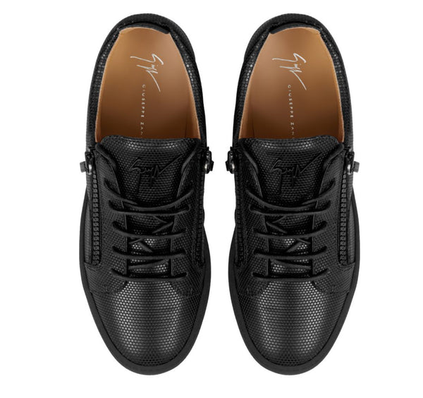 Giuseppe Zanotti (BLACK REPAIR JEAN) jet black leather low top sneakers)