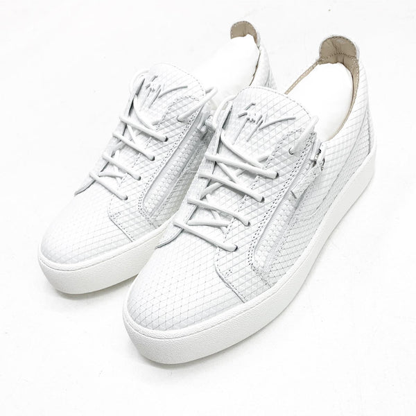 Giuseppe Zanotti (White Bladder Low Top Sneaker)