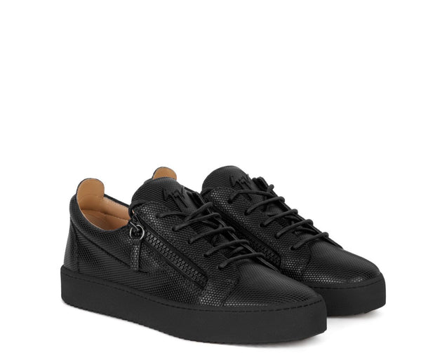 Giuseppe Zanotti (BLACK REPAIR JEAN) jet black leather low top sneakers)